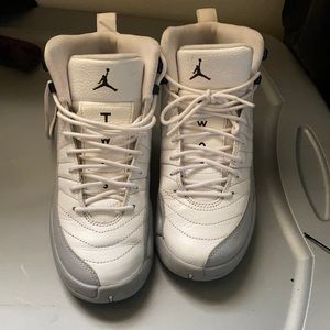 Wolf gray retro 12 slightly worn